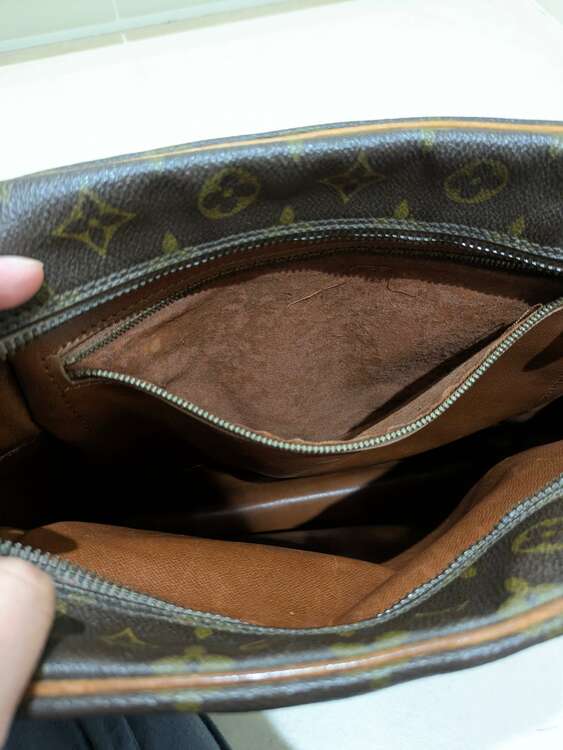 ダヌーブ（ブランドバッグ）の商品画像 - 査定依頼日：2025年5月28日 - 最高査定価格：10,000円