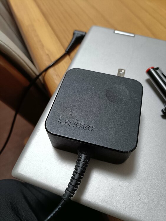 Lenovo Yoga720-12IKB（PC・タブレット）の商品画像 - 査定依頼日：2025年12月29日 - 最高査定価格：3,000円