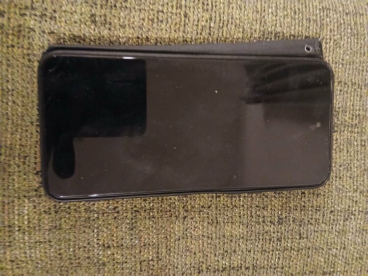 モバイルフォーン（スマホ）の商品画像 - 査定依頼日：2026年8月25日 - 最高査定価格：3,000円