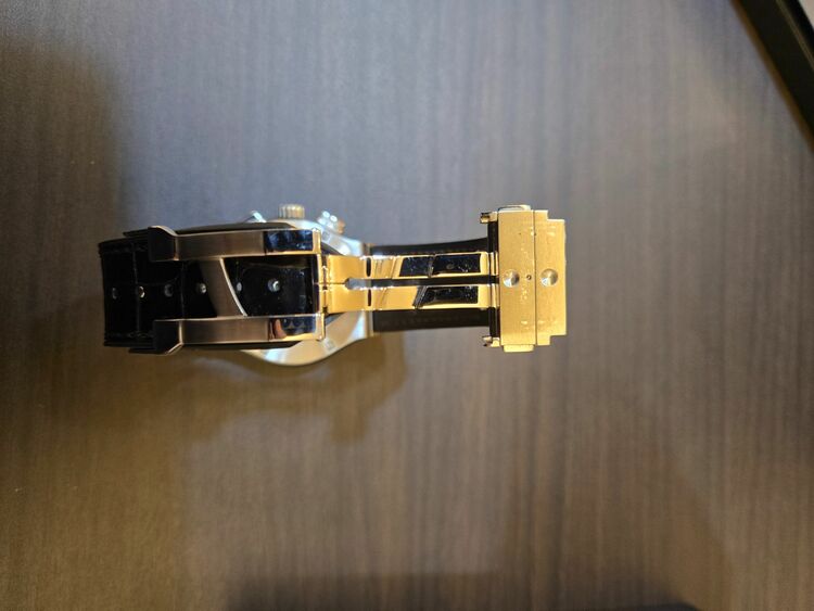 ウブロ クラシックフュージョン 525.NX.0170.L（高級時計）の商品画像 - 査定依頼日：2025年9月29日 - 最高査定価格：930,000円