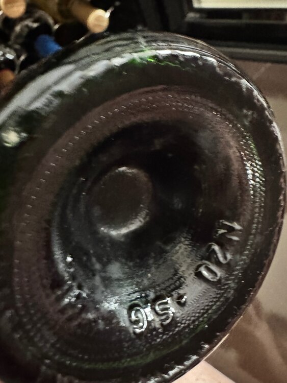 ワイン シャトーラフィットロートシルト （お酒）の商品画像 - 査定依頼日：2025年4月27日 - 最高査定価格：180,000円