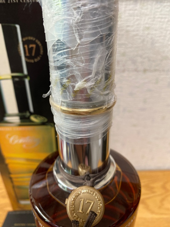 サントリーウイスキー　センチュリー17年　700ml 43%（お酒）の商品画像 - 査定依頼日：2025年8月19日 - 最高査定価格：20,000円