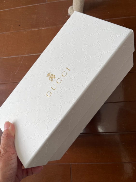 グッチベビーの保冷ケース（ブランド財布・小物）の商品画像 - 査定依頼日：2026年10月3日 - 最高査定価格：8,000円