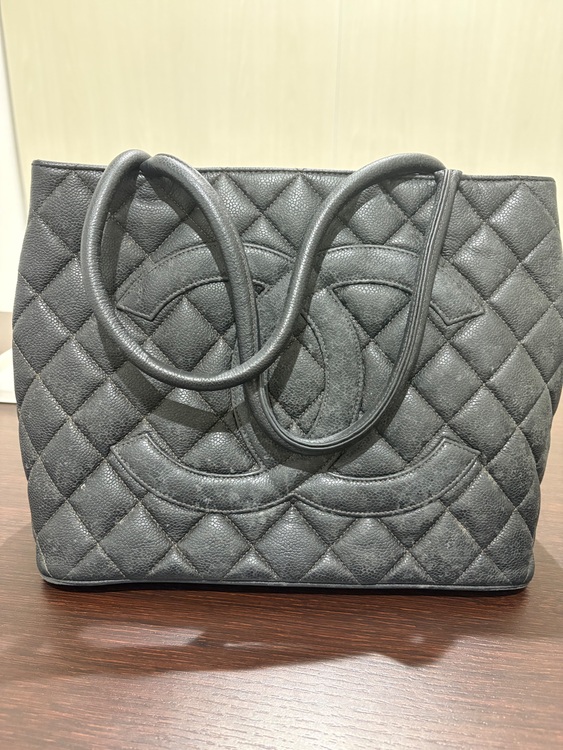 復刻トート　シルバー　キャビアスキン（ブランドバッグ）の商品画像 - 査定依頼日：2025年10月16日 - 最高査定価格：120,000円