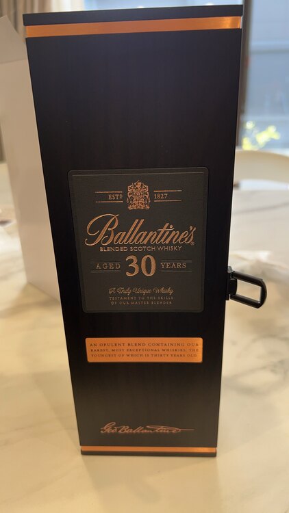 ウイスキー バランタイン （お酒）の商品画像 - 査定依頼日：2025年4月23日 - 最高査定価格：28,000円