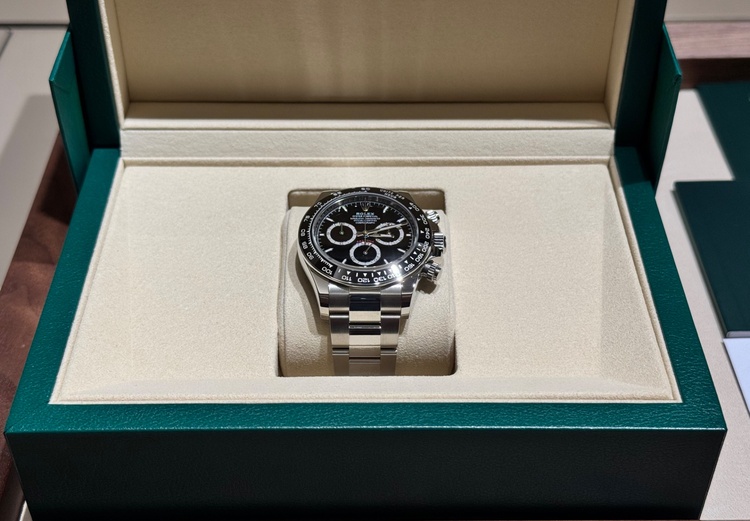 ロレックス　デイトナ　１２６５００LN（高級時計）の商品画像 - 査定依頼日：2026年1月27日 - 最高査定価格：5,050,000円