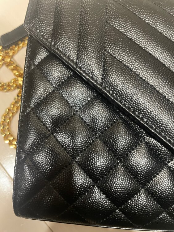 イブサンローラン  （ブランドバッグ）の商品画像 - 査定依頼日：2025年4月4日 - 最高査定価格：220,000円