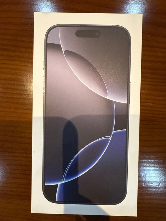 iPhone 16 Pro 256GB SIMフリー（スマホ）の商品画像 - 査定依頼日：2025年10月13日 - 最高査定価格：133,000円