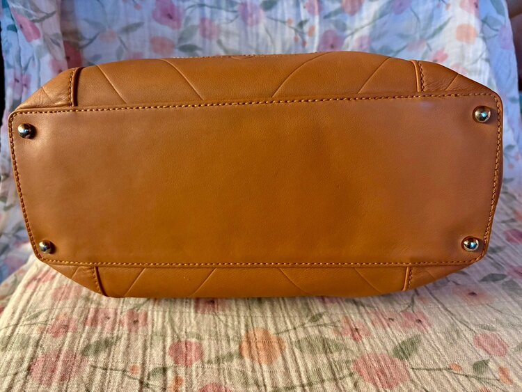 シェブロン　ハンドバッグ（ブランドバッグ）の商品画像 - 査定依頼日：2026年4月24日 - 最高査定価格：120,000円