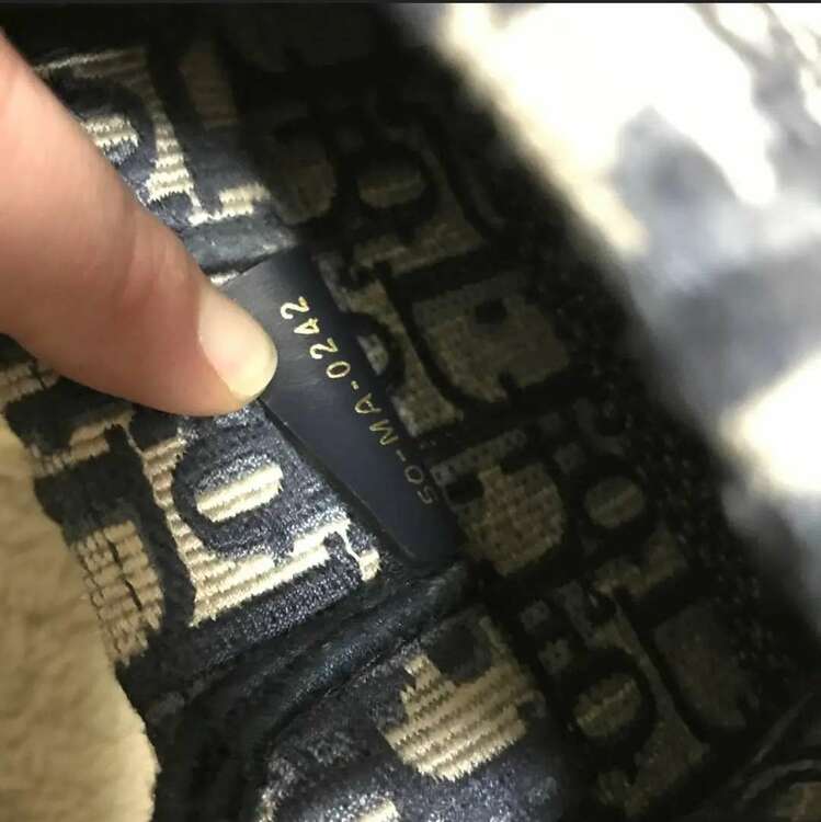 ブックトート（ブランドバッグ）の商品画像 - 査定依頼日：2025年5月23日 - 最高査定価格：110,000円