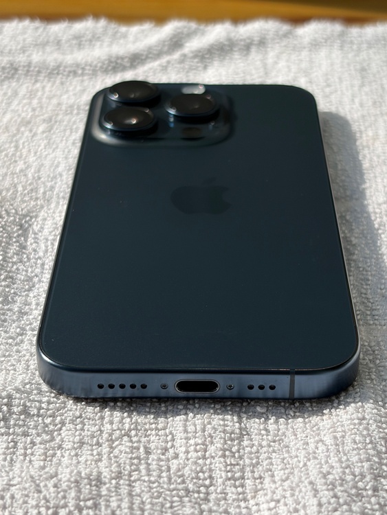 iPhone15 PRO 256G ブルーチタニウム（スマホ）の商品画像 - 査定依頼日：2026年1月18日 - 最高査定価格：87,000円