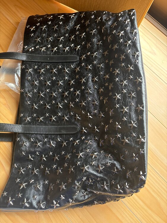 ジミーチュウ  （ブランドバッグ）の商品画像 - 査定依頼日：2025年1月27日 - 最高査定価格：15,000円