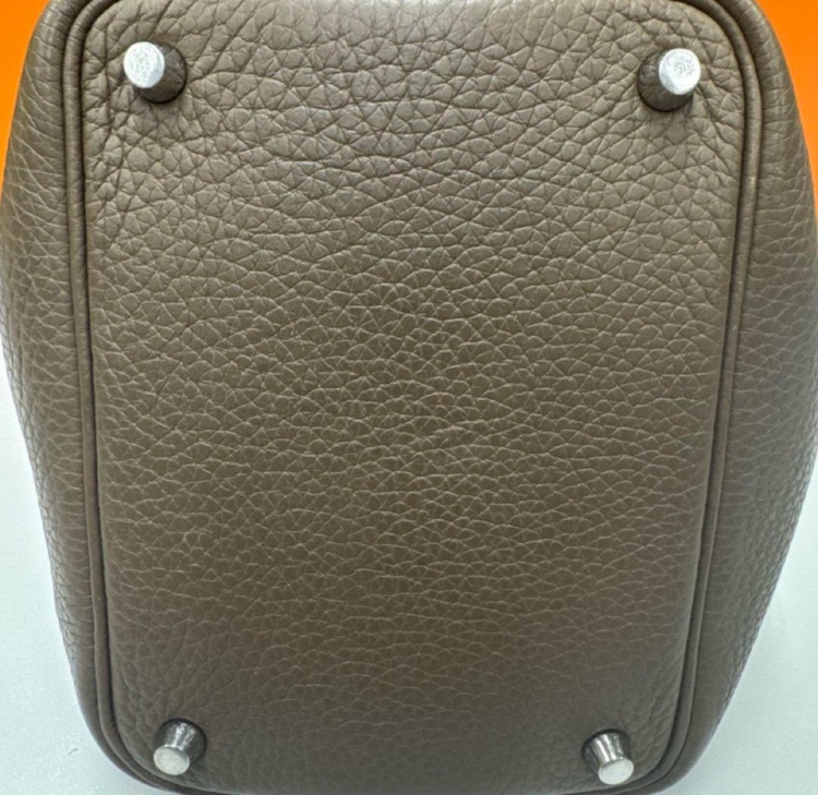 PM（ブランドバッグ）の商品画像 - 査定依頼日：2025年10月4日 - 最高査定価格：400,000円