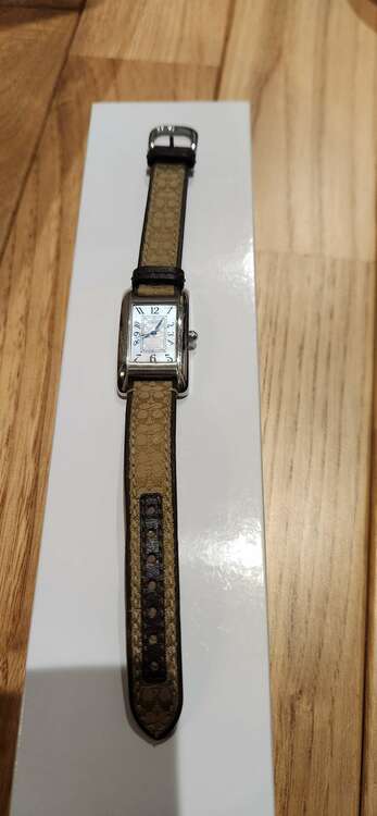 COACH　コーチ　時計（ブランド財布・小物）の商品画像 - 査定依頼日：2025年3月20日 - 最高査定価格：1,800円