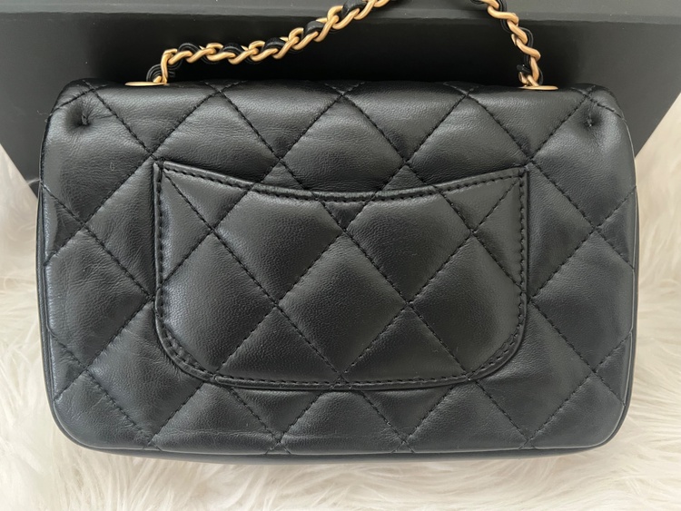 シャネルマトラッセミニフラップバッグ ハートチェーン（ブランドバッグ）の商品画像 - 査定依頼日：2026年2月12日 - 最高査定価格：460,000円