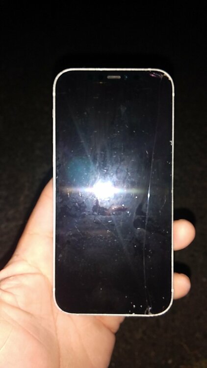 iPhone iPhone 12 64GB SIMフリー（スマホ）の商品画像 - 査定依頼日：2026年7月22日 - 最高査定価格：5,000円