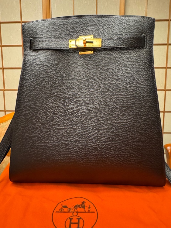 スポーツケリー、黒、縦約33cm、横(底辺)約29.5cm（ブランドバッグ）の商品画像 - 査定依頼日：2025年11月19日 - 最高査定価格：1,100,000円