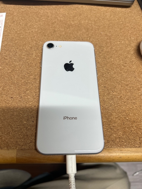 iPhone iPhone8 64GB SIMフリー（スマホ）の商品画像 - 査定依頼日：2026年6月7日 - 最高査定価格：6,000円