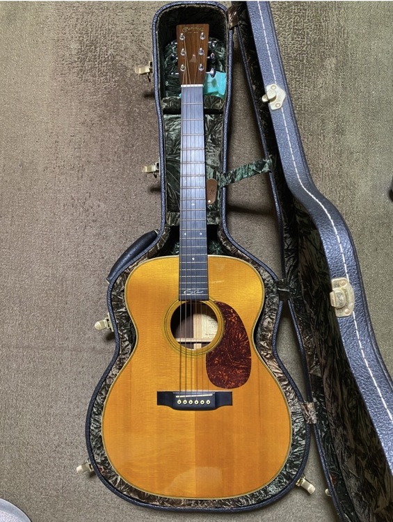 ①Martin OOO-28EC Eric Clapton Signature （ピアノ・楽器・PA機材）の商品画像 - 査定依頼日：2026年3月30日 - 最高査定価格：330,000円