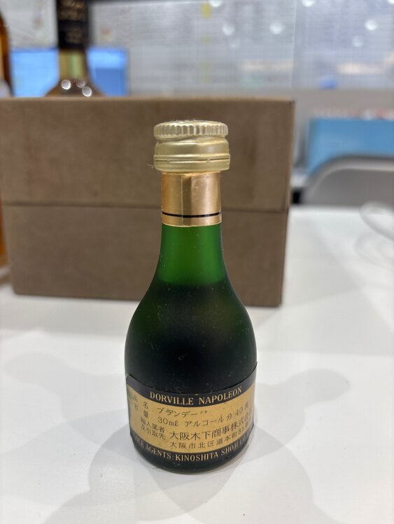 ナポレオン2566特級（お酒）の商品画像 - 査定依頼日：2025年5月15日 - 最高査定価格：1,000円