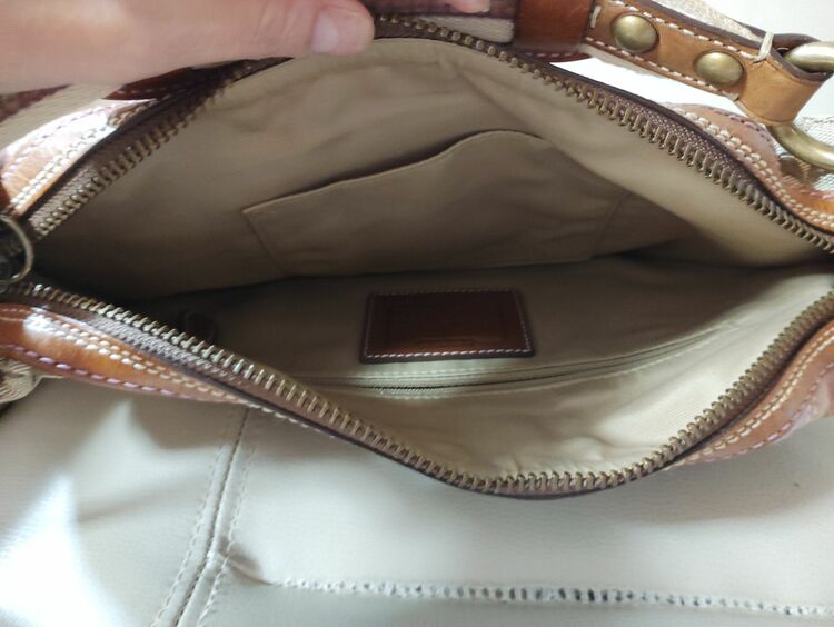 コーチショルダーバッグ（ブランドバッグ）の商品画像 - 査定依頼日：2025年9月4日 - 最高査定価格：3,000円