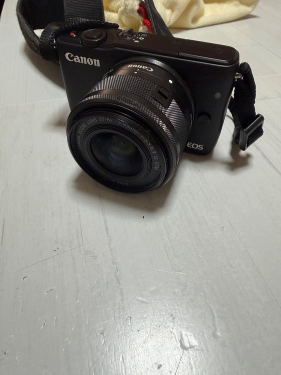 EOS M10（カメラ）の商品画像 - 査定依頼日：2026年5月15日 - 最高査定価格：28,000円