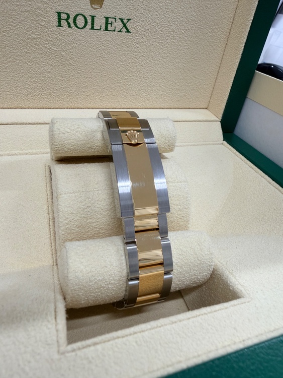 ロレックス エクスプローラー （高級時計）の商品画像 - 査定依頼日：2026年1月7日 - 最高査定価格：1,690,000円