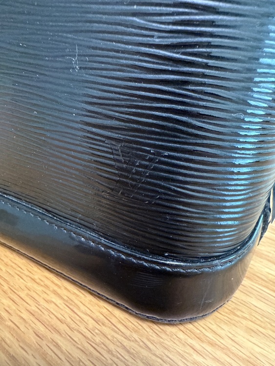 ルイヴィトン エピ （ブランドバッグ）の商品画像 - 査定依頼日：2025年6月8日 - 最高査定価格：160,000円