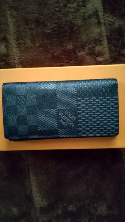 ルイ・ヴィトン ダミエグラフィット3D ポルトフォイユ･ブラザ N60436（ブランドバッグ）の商品画像 - 査定依頼日：2022年9月27日 - 最高査定価格：40,000円