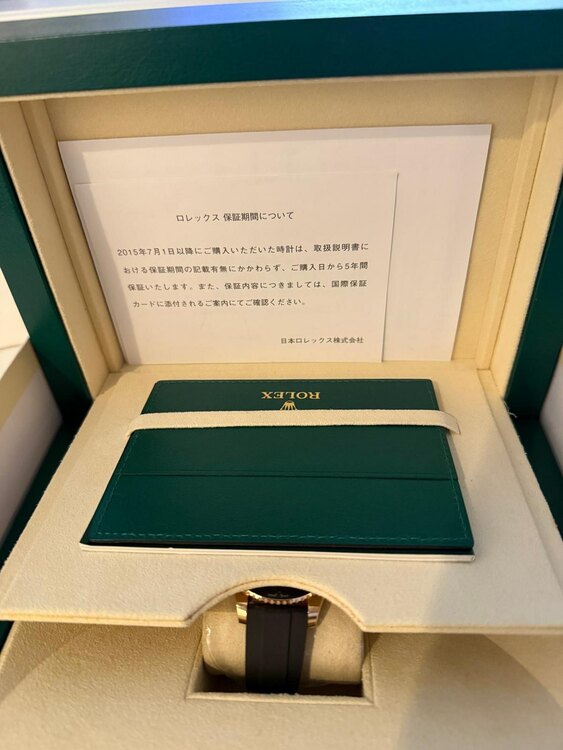 Rolex Yacht master 37（高級時計）の商品画像 - 査定依頼日：2025年4月28日 - 最高査定価格：3,200,000円