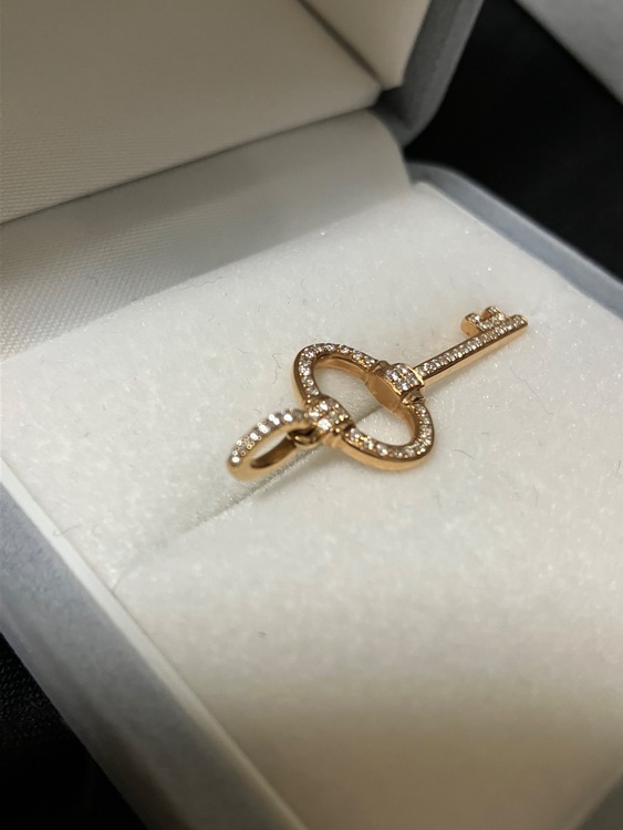 ダイヤモンドK18ペンダントトップ（金・貴金属）の商品画像 - 査定依頼日：2025年6月24日 - 最高査定価格：110,000円