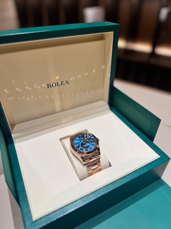 ロレックス スカイドゥエラー 33693（高級時計）の商品画像 - 査定依頼日：2025年8月16日 - 最高査定価格：9,600,000円