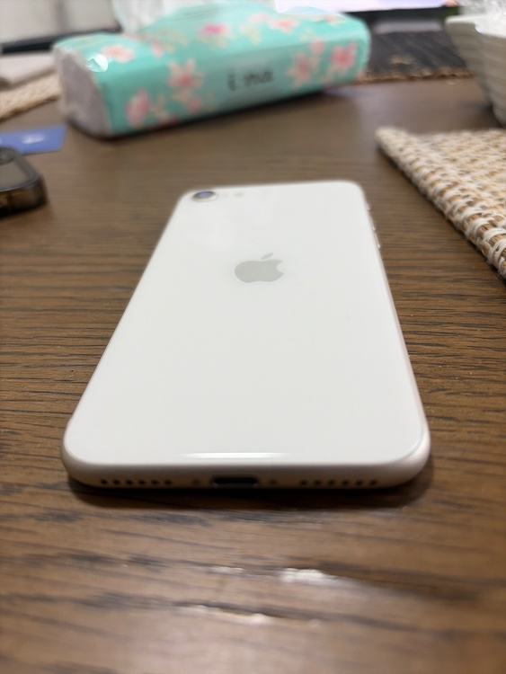 iPhone iPhoneSE 64GB SIMフリー（スマホ）の商品画像 - 査定依頼日：2026年6月6日 - 最高査定価格：12,000円