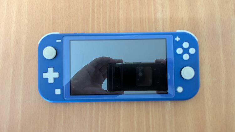 任天堂 Switch lite　ブルー（ゲーム機本体・ゲームソフト）の商品画像 - 査定依頼日：2025年6月7日 - 最高査定価格：7,000円