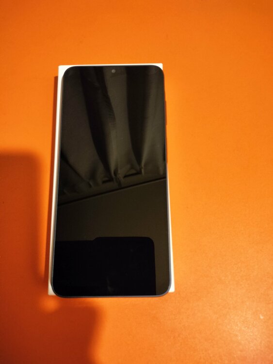 ギャラクシー　A25 5G（スマホ）の商品画像 - 査定依頼日：2026年9月23日 - 最高査定価格：10,500円