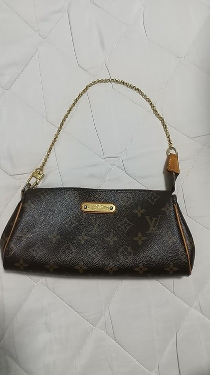 ルイ・ヴィトン モノグラム エヴァ M95567（ブランドバッグ）の商品画像 - 査定依頼日：2022年4月23日 - 最高査定価格：80,000円