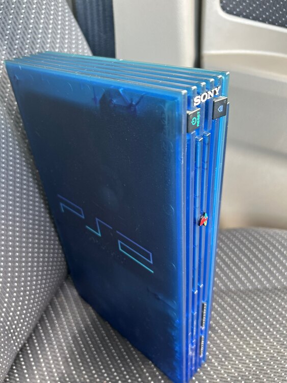 プレイステーション2SCPH37000（ゲーム機本体・ゲームソフト）の商品画像 - 査定依頼日：2025年4月6日 - 最高査定価格：4,500円