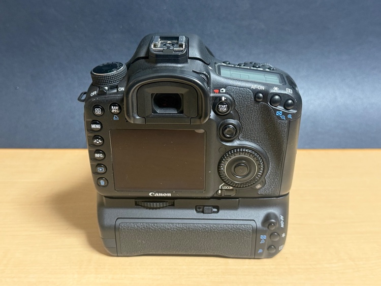 EOS7D 28-135レンズ（カメラ）の商品画像 - 査定依頼日：2026年4月27日 - 最高査定価格：9,500円