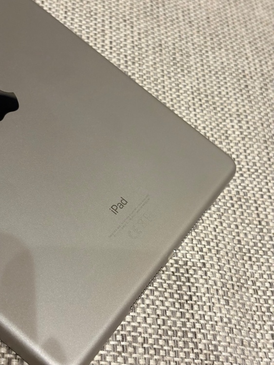 Apple iPad 第6世代　Wi-Fi モデル 128GB（PC・タブレット）の商品画像 - 査定依頼日：2026年2月4日 - 最高査定価格：7,000円