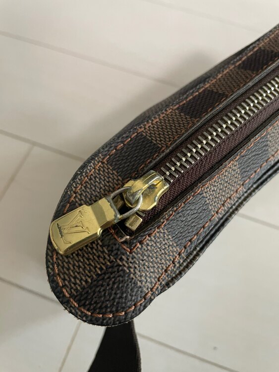 ショルダーバッグ（ブランドバッグ）の商品画像 - 査定依頼日：2025年4月3日 - 最高査定価格：70,000円