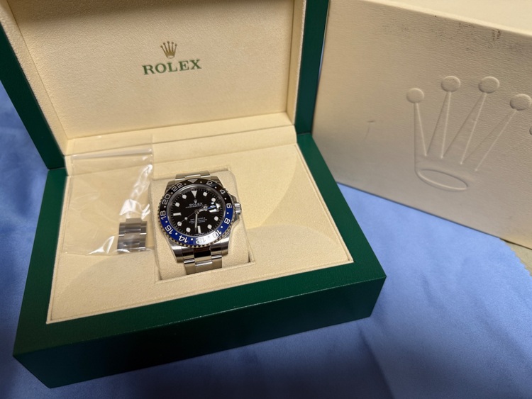 ロレックス GMTマスター 116710BLNR（高級時計）の商品画像 - 査定依頼日：2025年11月17日 - 最高査定価格：2,270,000円