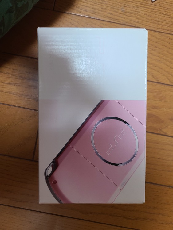 PSP-3000 ブロッサムピンク（ゲーム機本体・ゲームソフト）の商品画像 - 査定依頼日：2021年8月18日 - 最高査定価格：3,000円