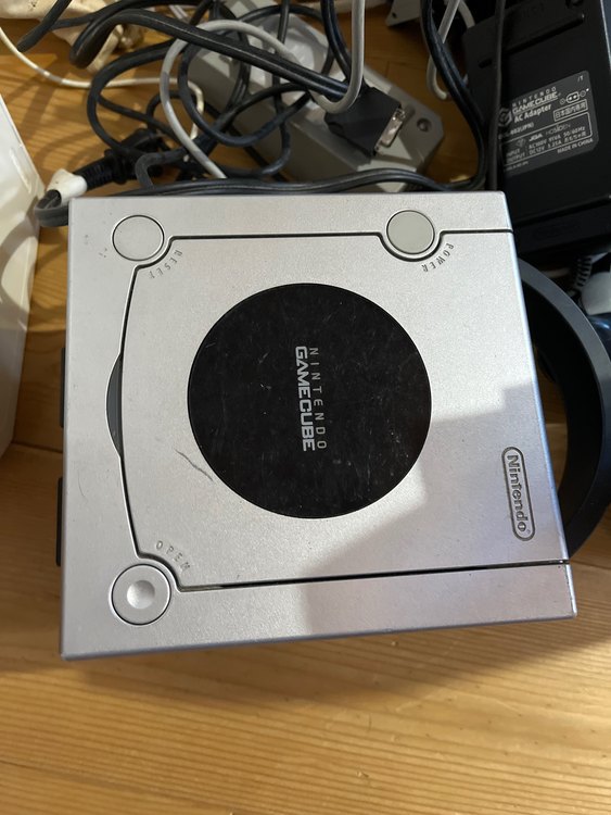 DSソフトなど100個ちょっととプレステ3．wii.ゲームキューブの本体は箱無し（ゲーム機本体・ゲームソフト）の商品画像 - 査定依頼日：2023年11月8日 - 最高査定価格：18,000円