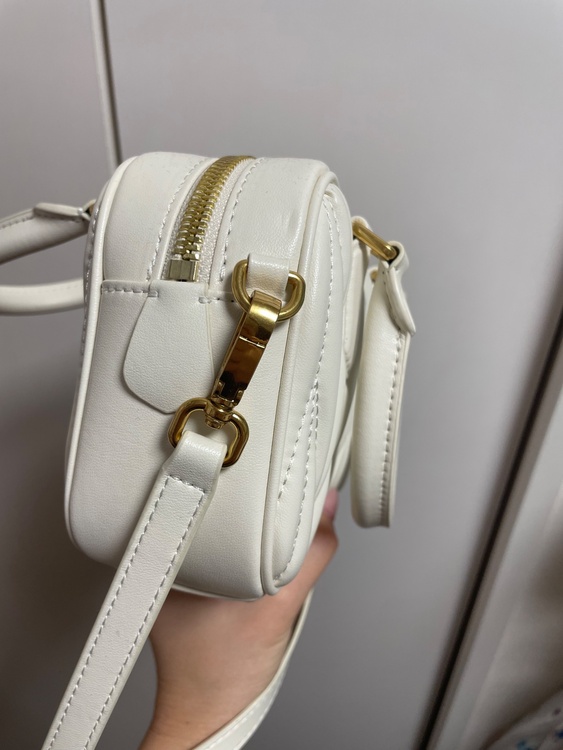 ミュウミュウ  （ブランドバッグ）の商品画像 - 査定依頼日：2026年2月24日 - 最高査定価格：130,000円