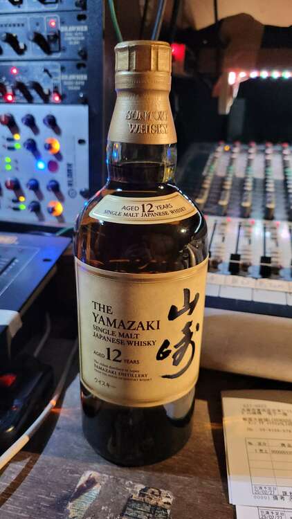 ウイスキー サントリー山崎 （お酒）の商品画像 - 査定依頼日：2025年2月27日 - 最高査定価格：20,000円