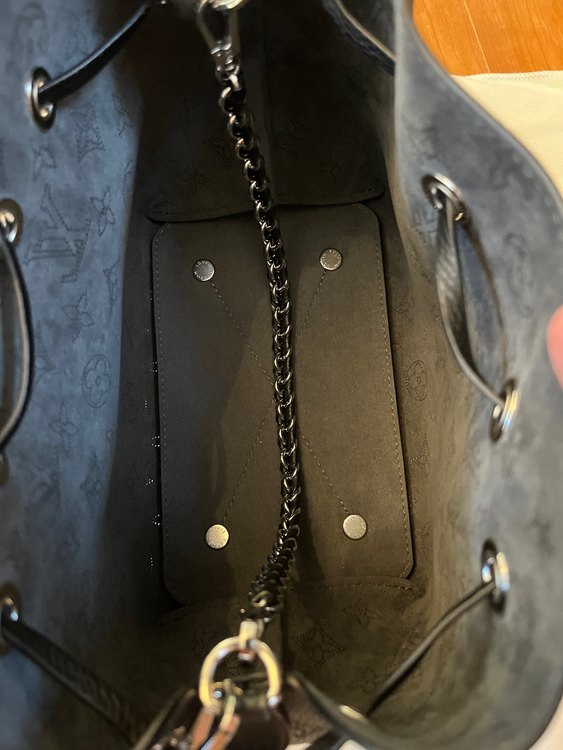 ベラ（ブランドバッグ）の商品画像 - 査定依頼日：2022年9月24日 - 最高査定価格：250,000円