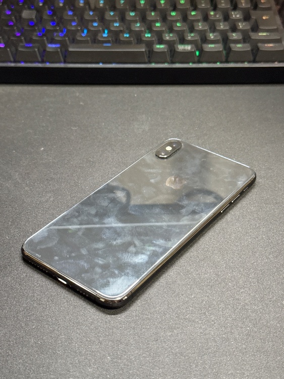 iPhoneXS Max 256GB docomo（スマホ）の商品画像 - 査定依頼日：2026年1月10日 - 最高査定価格：18,000円