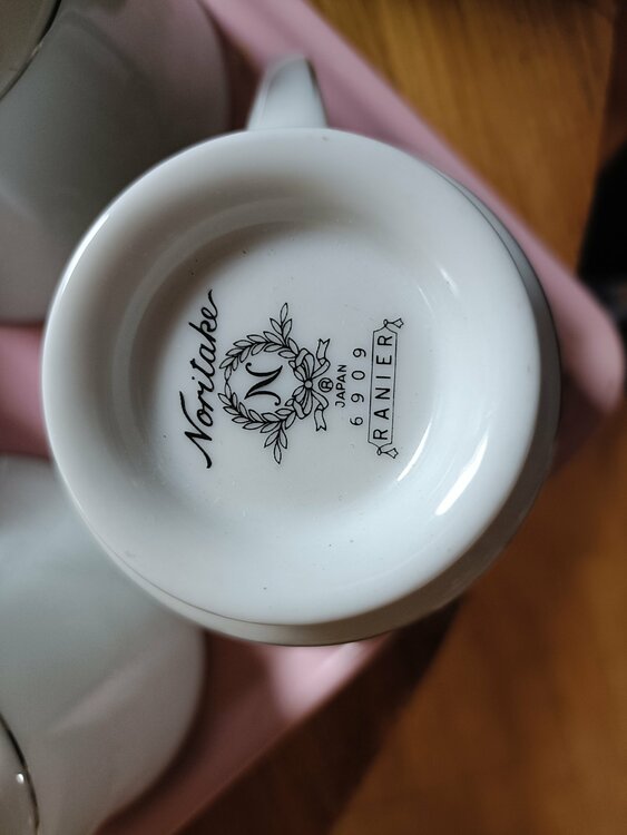 ノリタケディナーセットRANIER 6909　（食器）の商品画像 - 査定依頼日：2026年4月22日 - 最高査定価格：100,000円