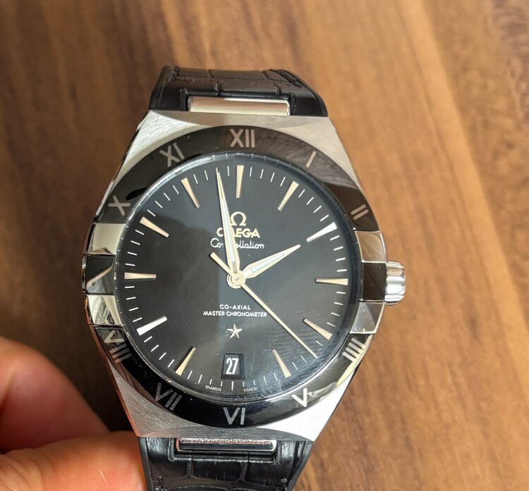 オメガ コンステーション 131.33.41.21.01.001（高級時計）の商品画像 - 査定依頼日：2025年4月5日 - 最高査定価格：500,000円