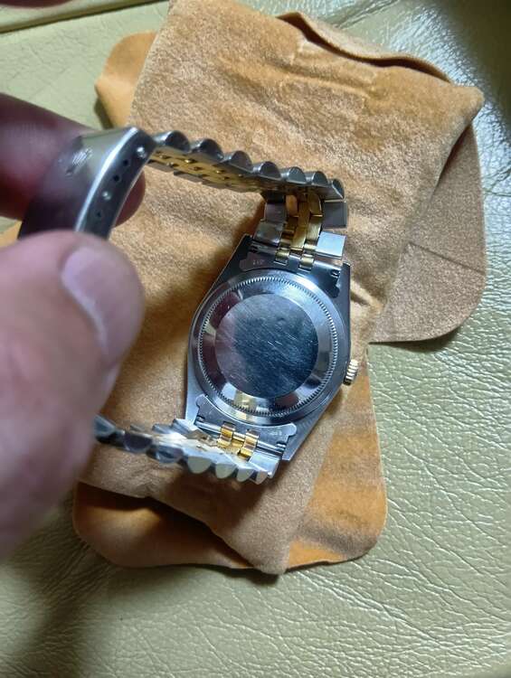 ロレックス デイトジャスト 16233（高級時計）の商品画像 - 査定依頼日：2025年3月31日 - 最高査定価格：900,000円